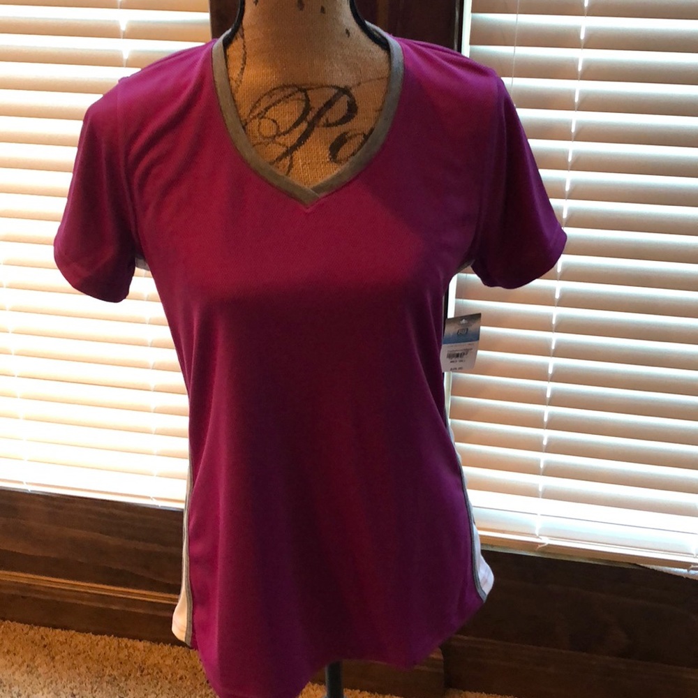 SB Active V Neck Top Size MT